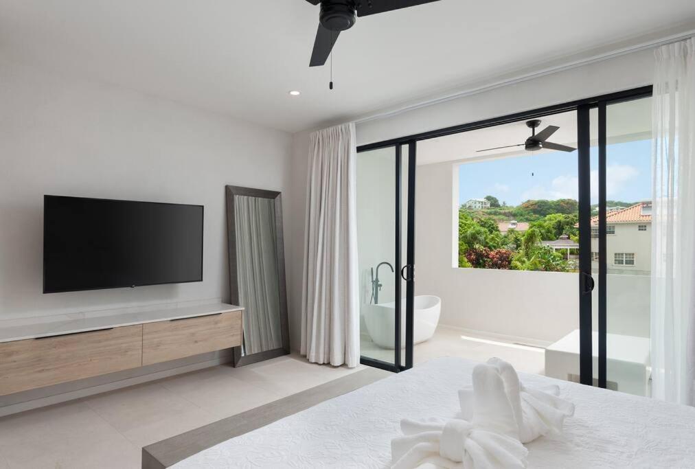 2 bed Porters home with pool & beach Azzurro 5