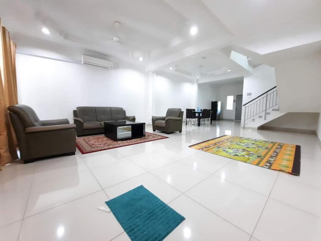Homestay Bandar Baru Bangi Aman Permai photo 3