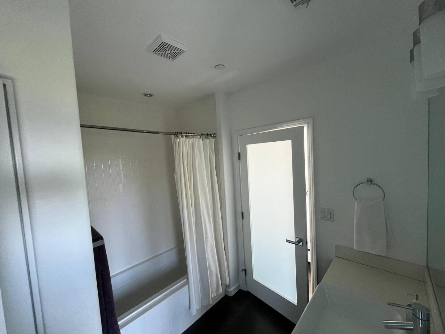 Hillside Close To Dtla 3br Stunning Views