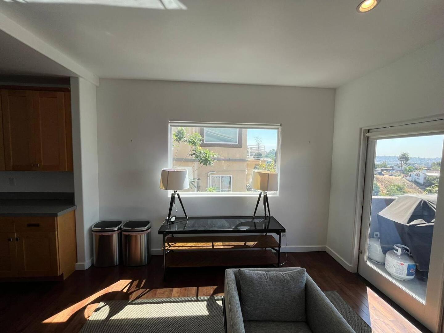 Hillside Close To Dtla 3br Stunning Views