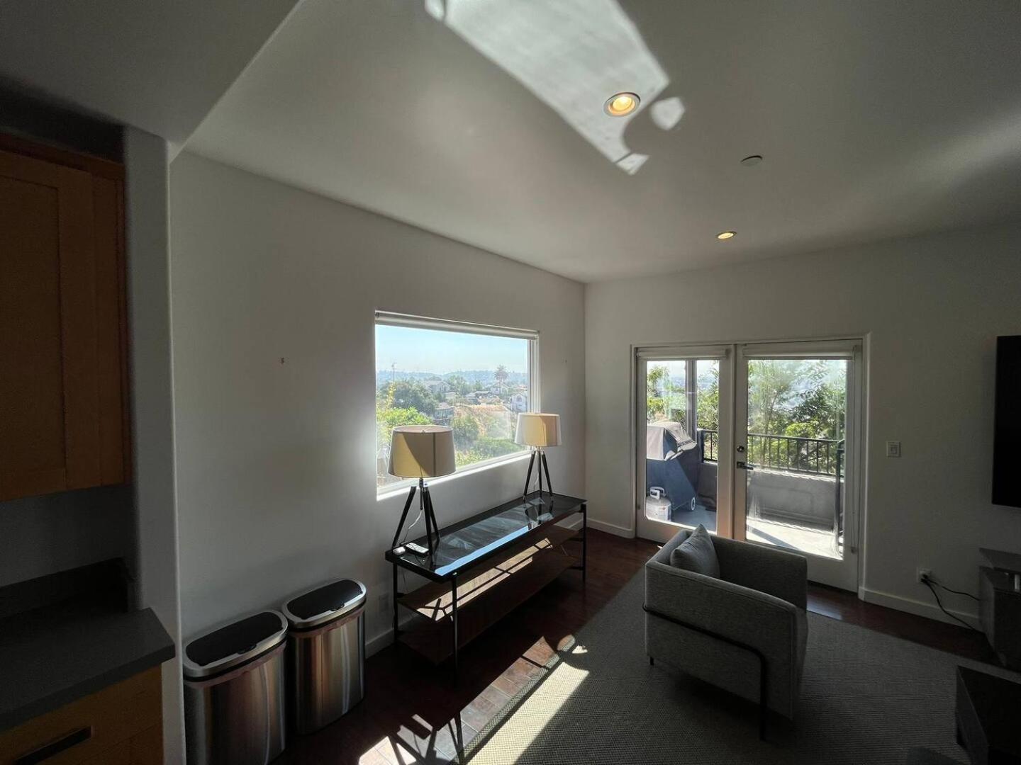 Hillside Close To Dtla 3br Stunning Views