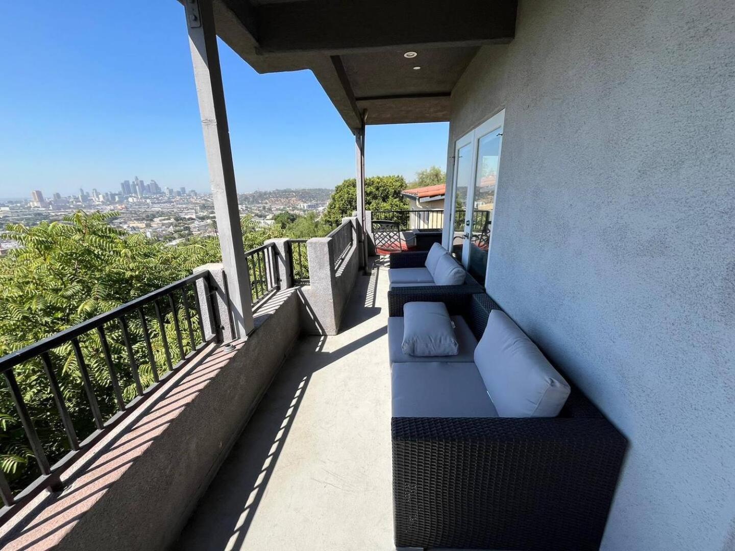 Hillside Close To Dtla 3br Stunning Views