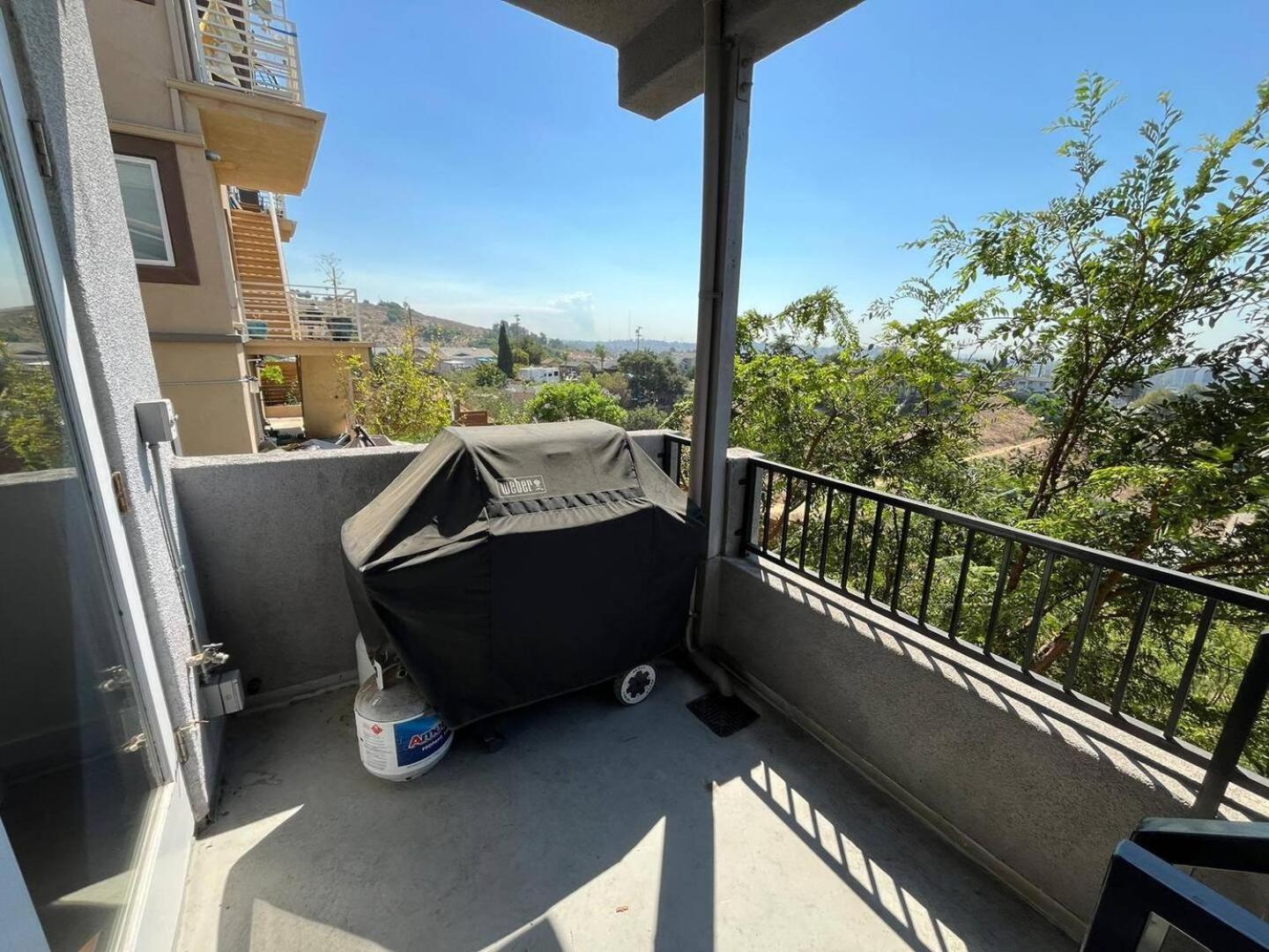 Hillside Close To Dtla 3br Stunning Views