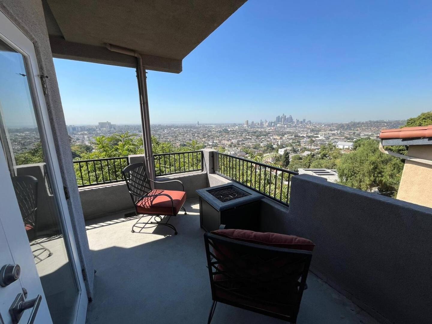 Hillside Close To Dtla 3br Stunning Views