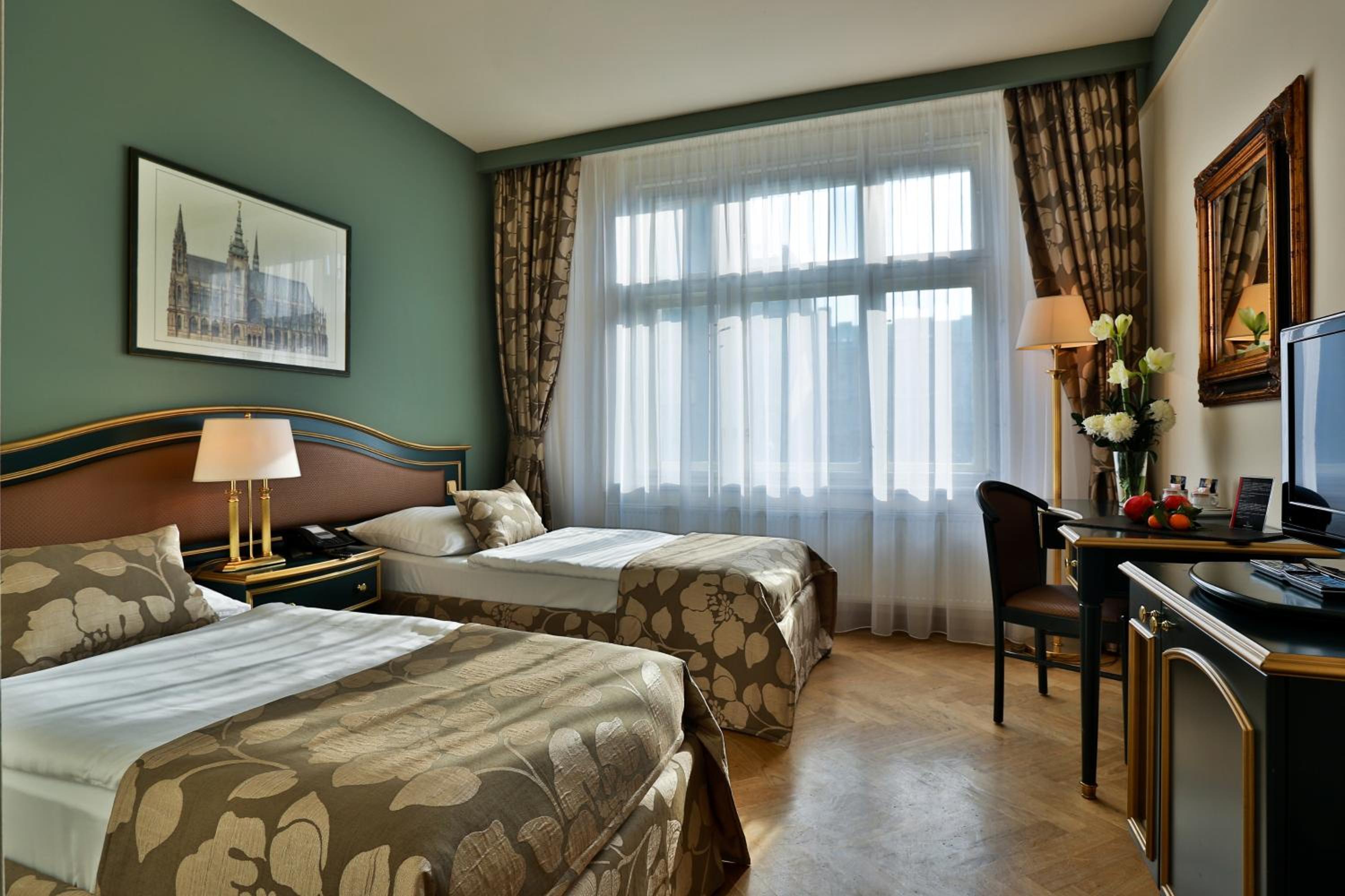 Elysee Hotel photo 32 of 41