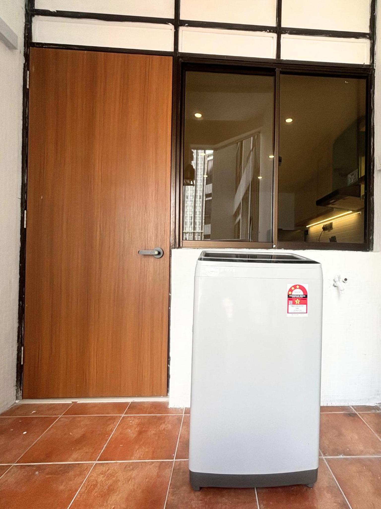 3R12Pax Fahrenheit88 C10-14 Opposite Pavilion KL Bukit Bintang Kaite Homestay