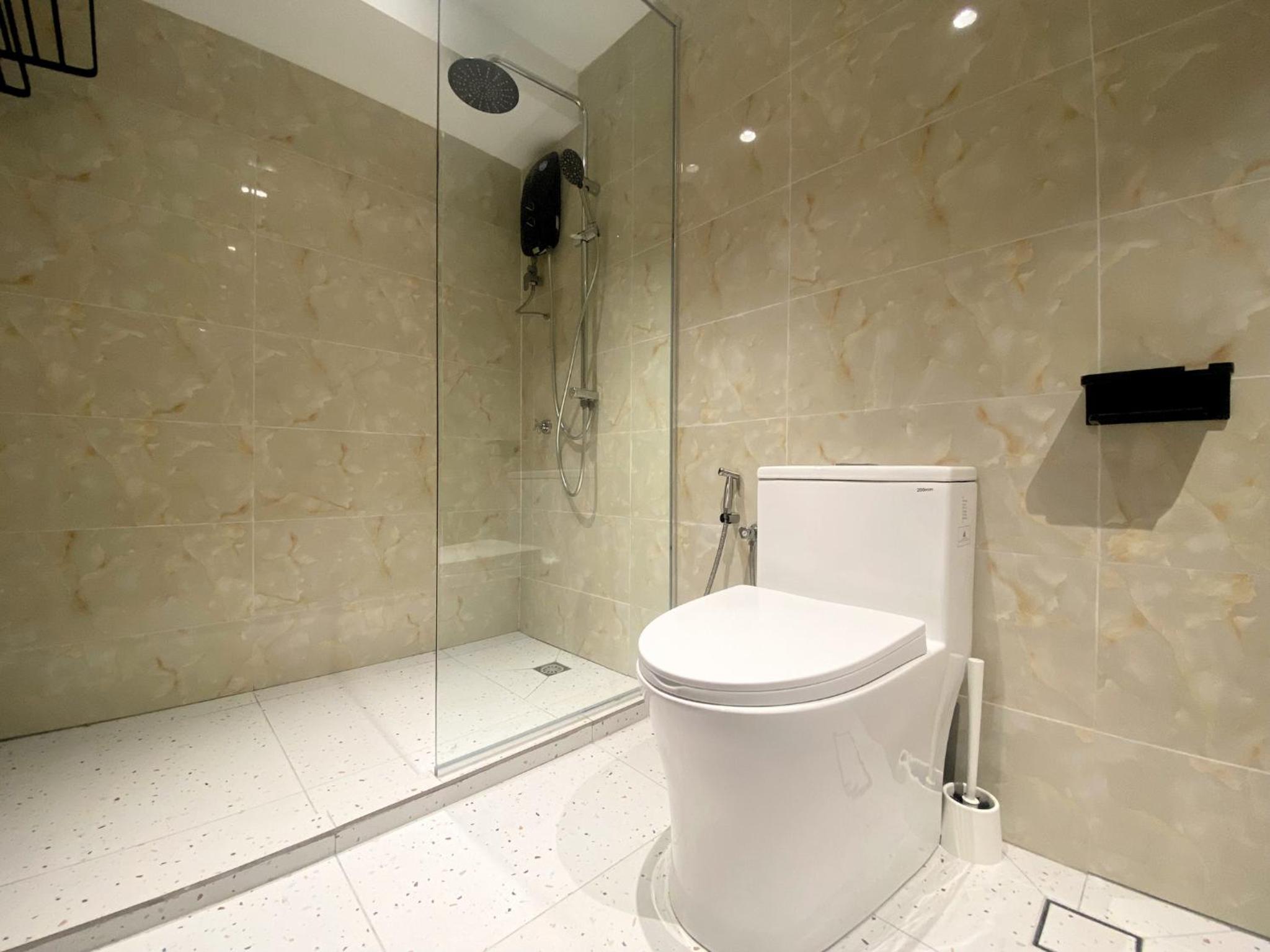 3R12Pax Fahrenheit88 C10-14 Opposite Pavilion KL Bukit Bintang Kaite Homestay