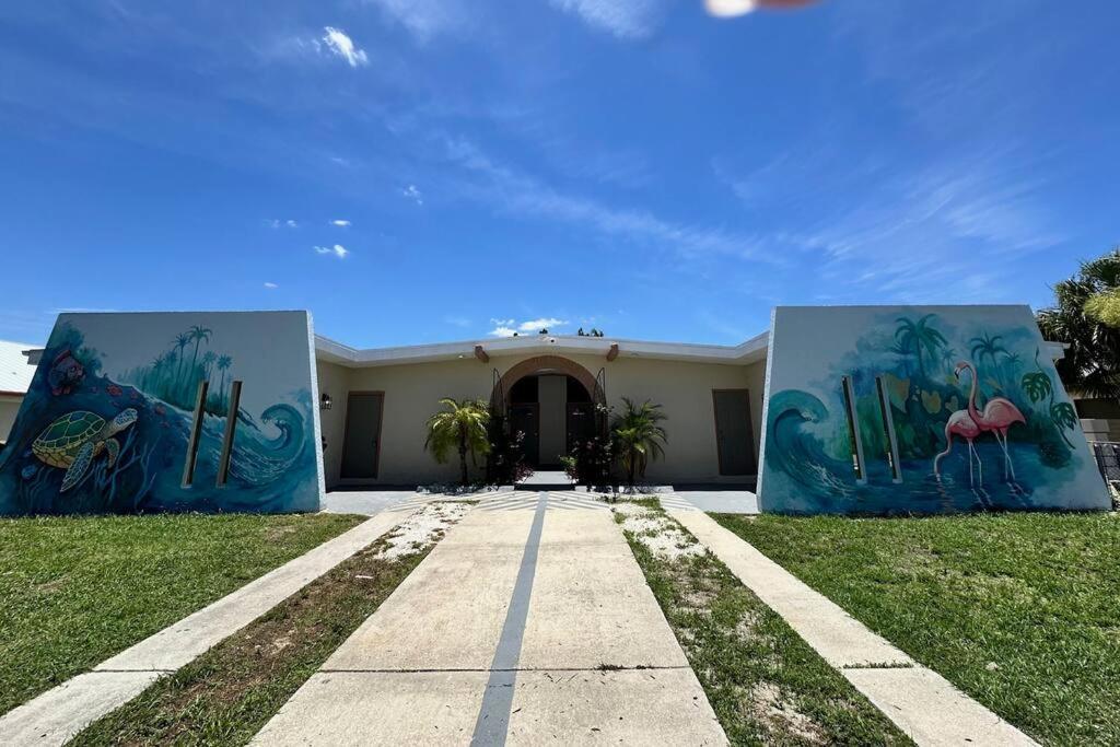 3BR 2BA, duplex ,Great location view 4