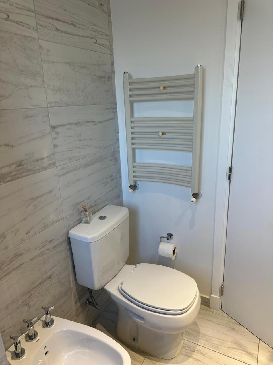 DEPARTAMENTO NUEVO CENTRICO 1Dormitorio COCHERA GRATIS PISCINA