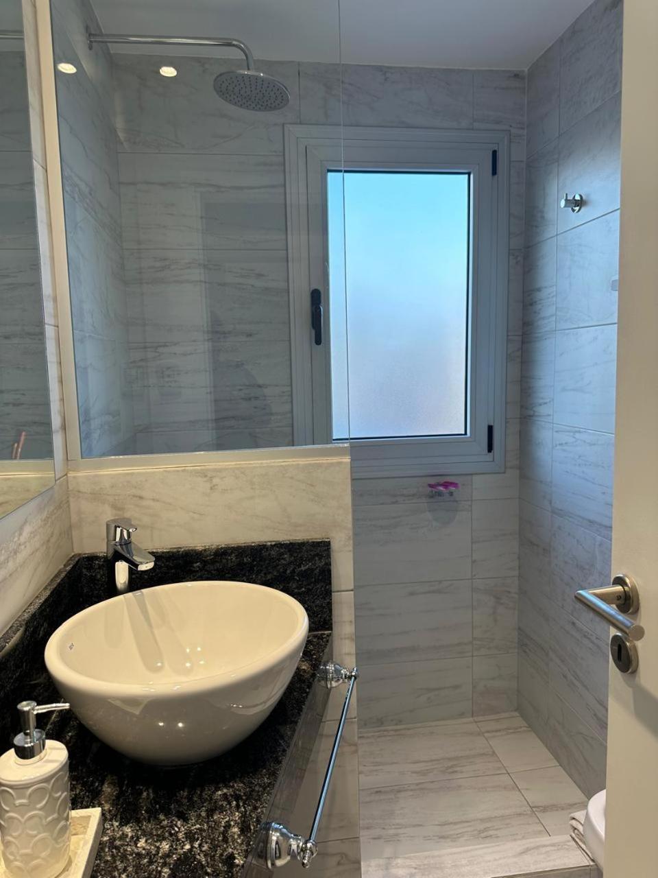 DEPARTAMENTO NUEVO CENTRICO 1Dormitorio COCHERA GRATIS PISCINA