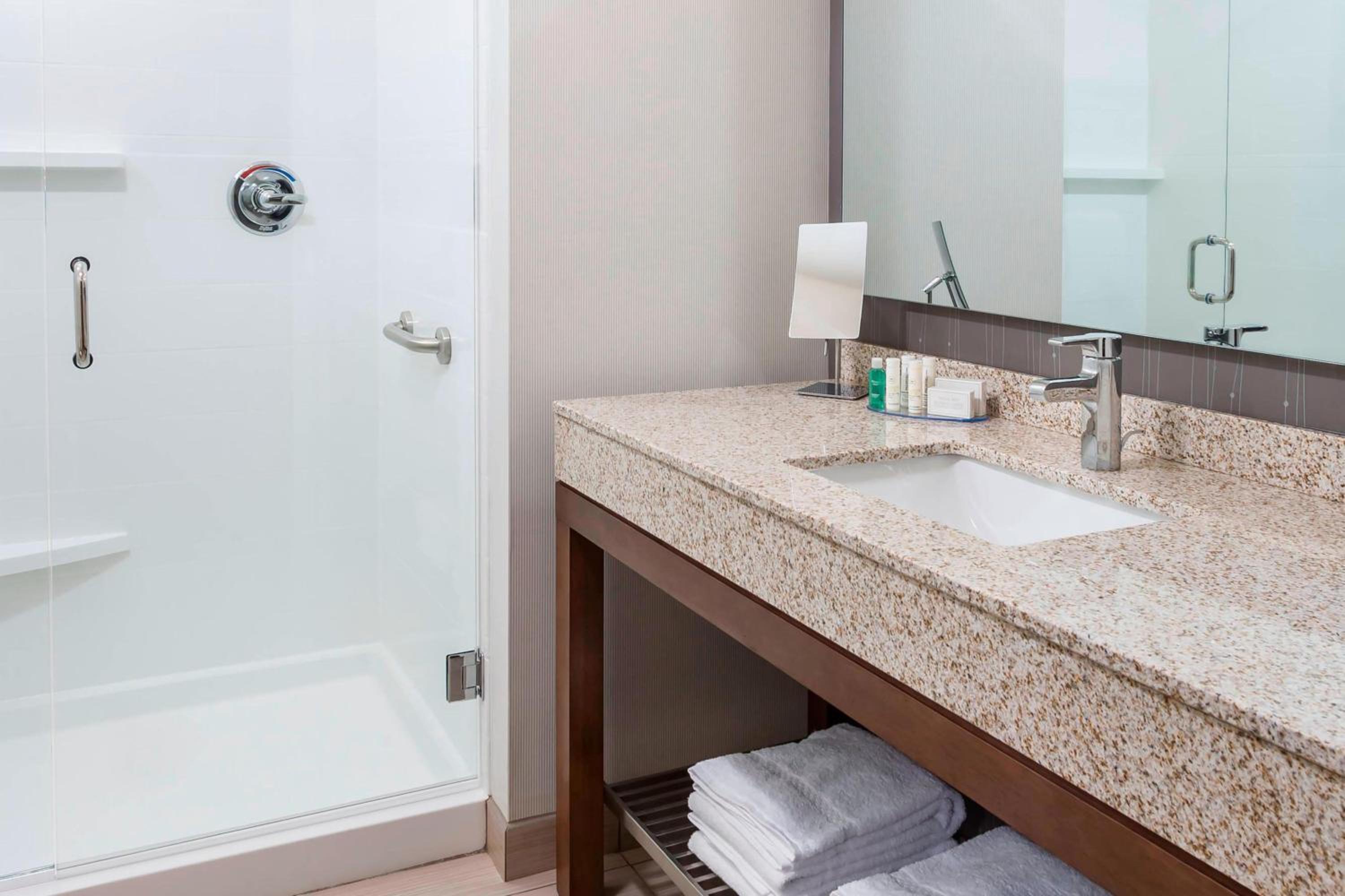 Courtyard by Marriott Stafford Quantico - Property Image 12