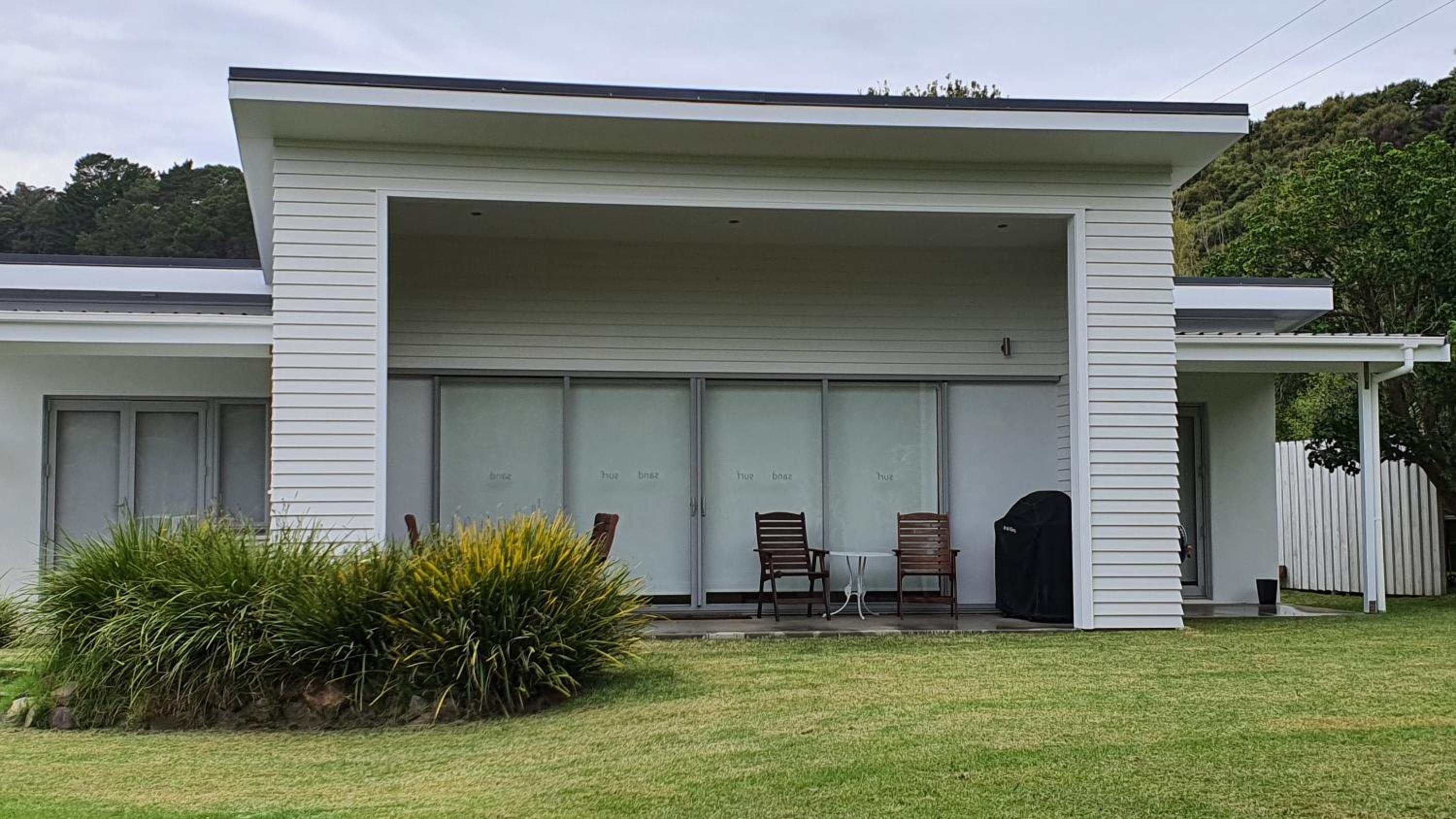 Whangapoua waves