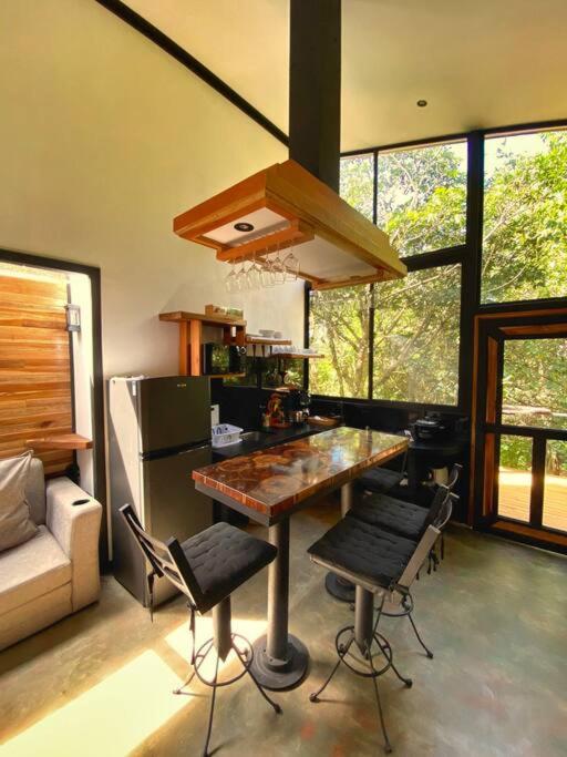 My Amazing Monteverde Black House