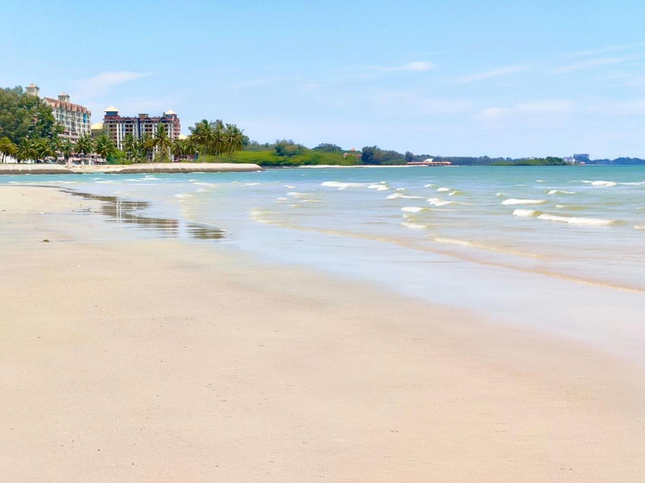 Sunshine Bay Resort by NG
