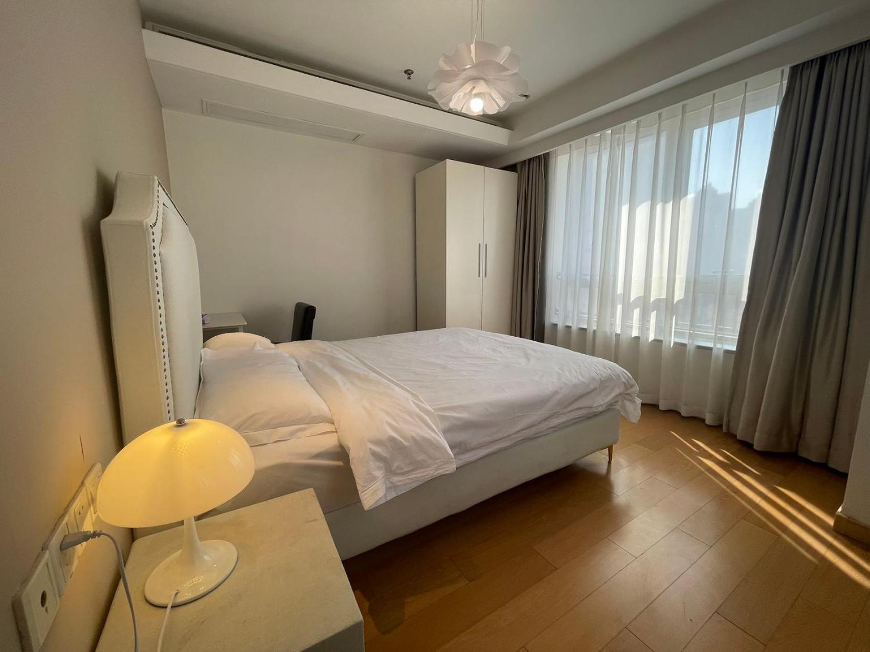 Shanghai Lerongju Boutique Apartment Metro Line 8 20meter