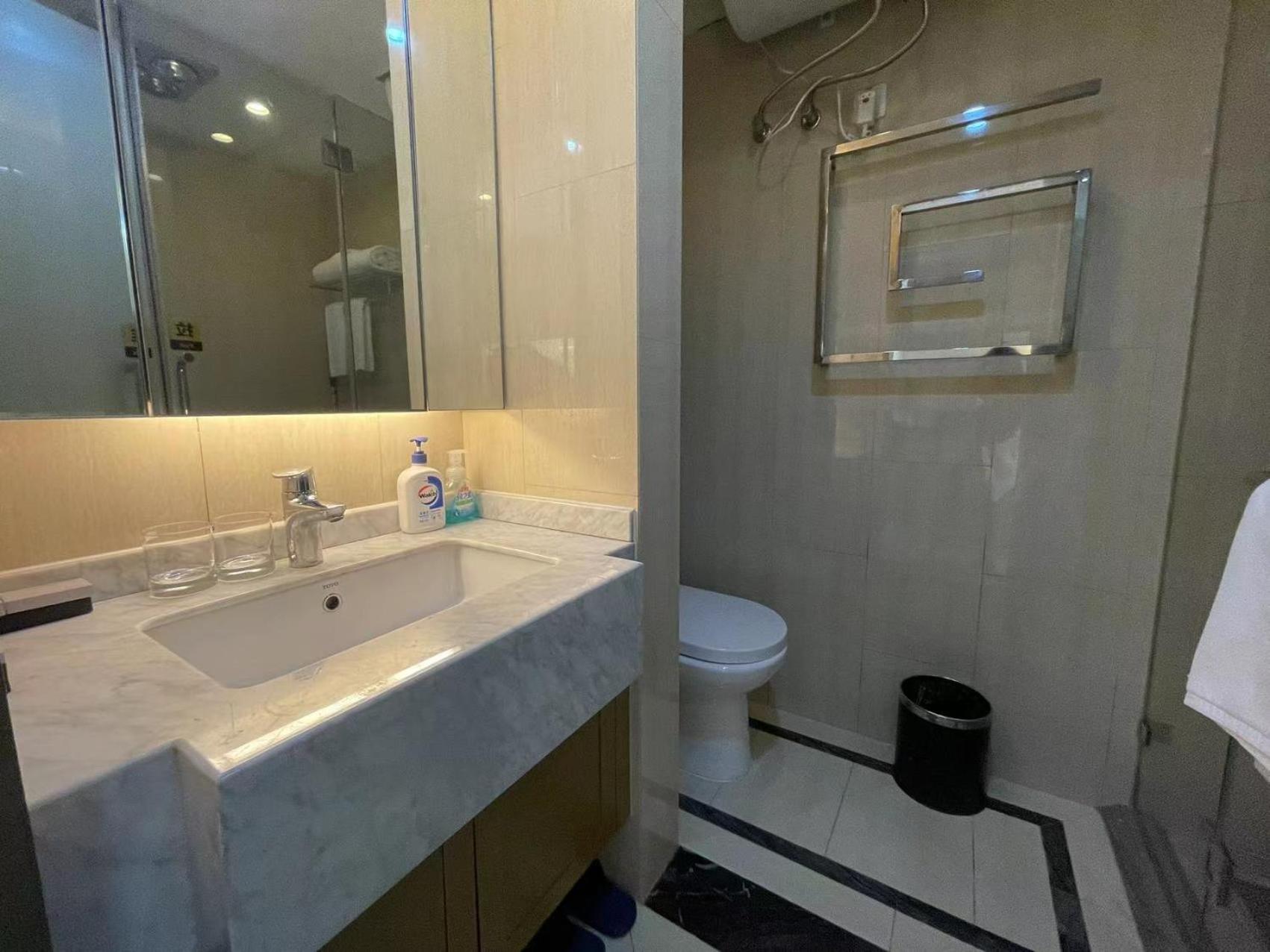 Shanghai Lerongju Boutique Apartment Metro Line 8 20meter