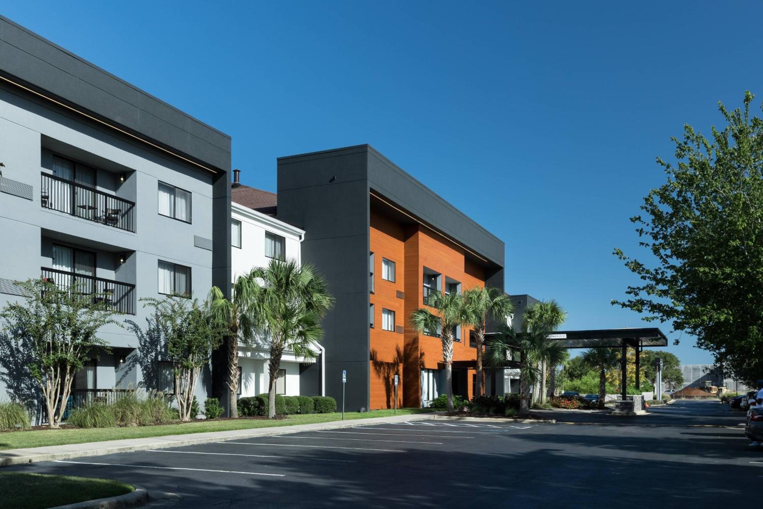 Perdido Key Vacations - Courtyard by Marriott Pensacola - Property Image 1