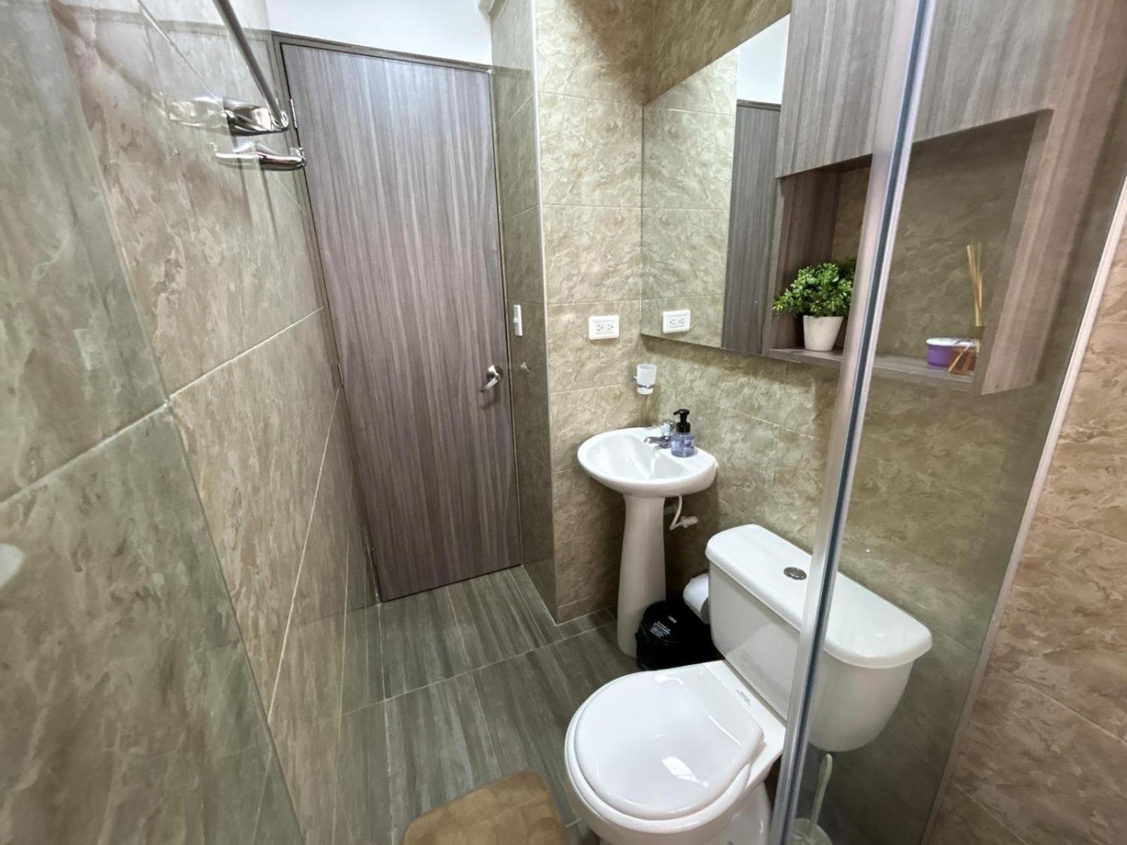 3BR AC LUXURY APARTMENT CLOSE TO THE AIRPORT Beach & THE HISTORIC CENTER