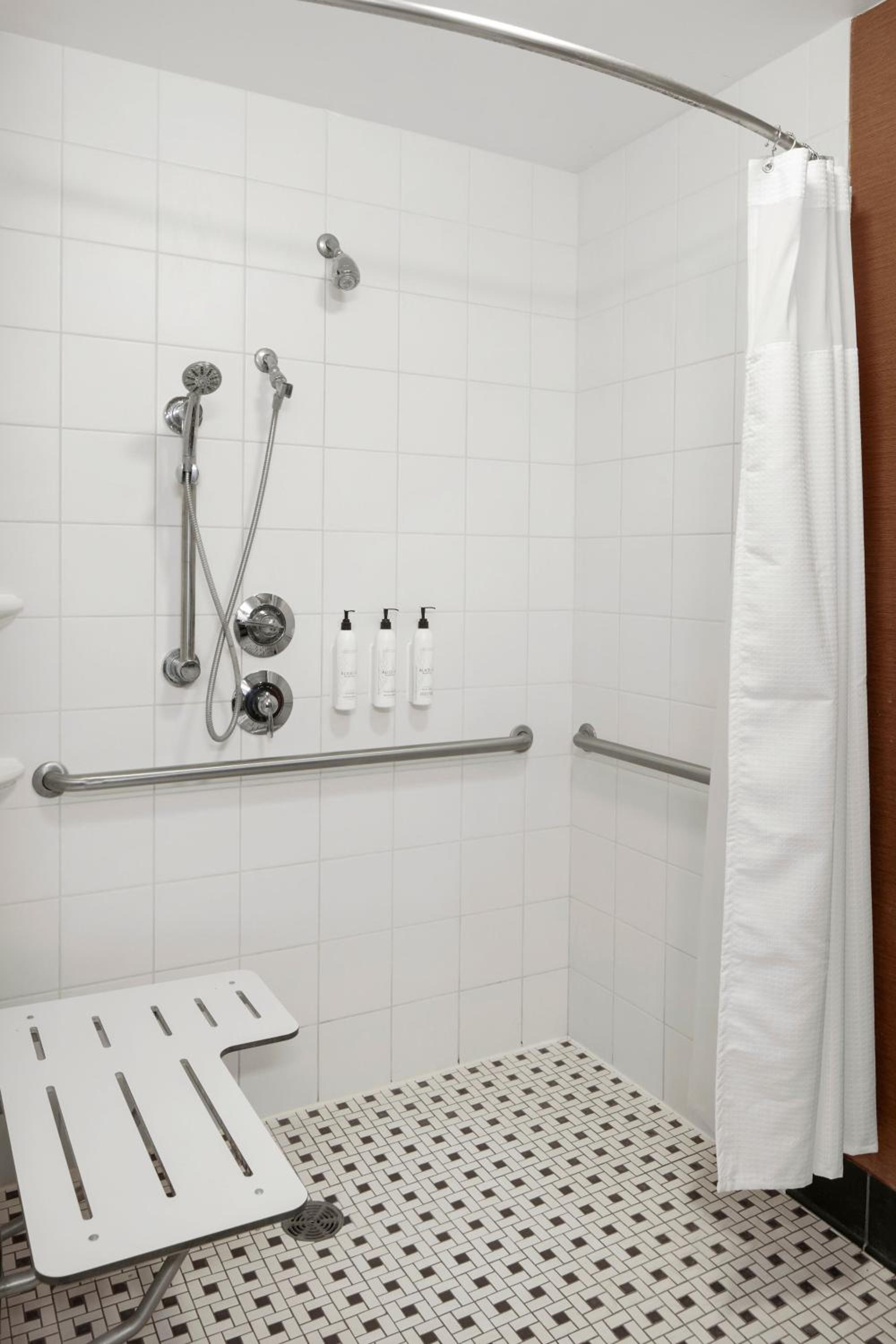 Carlisle Vacations - Fairfield Inn  Suites by Marriott Carlisle - Property Image 9