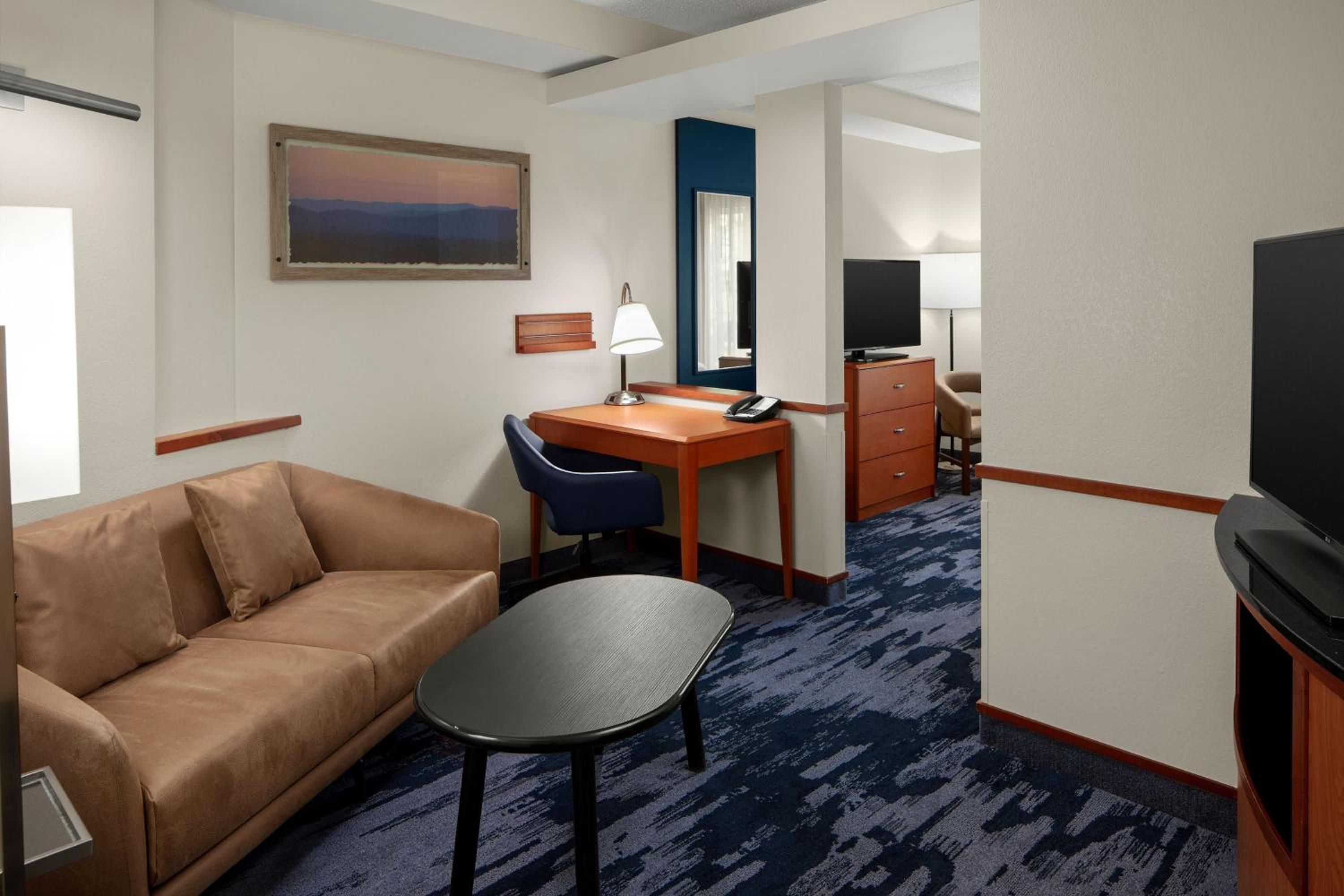 Carlisle Vacations - Fairfield Inn  Suites by Marriott Carlisle - Property Image 7