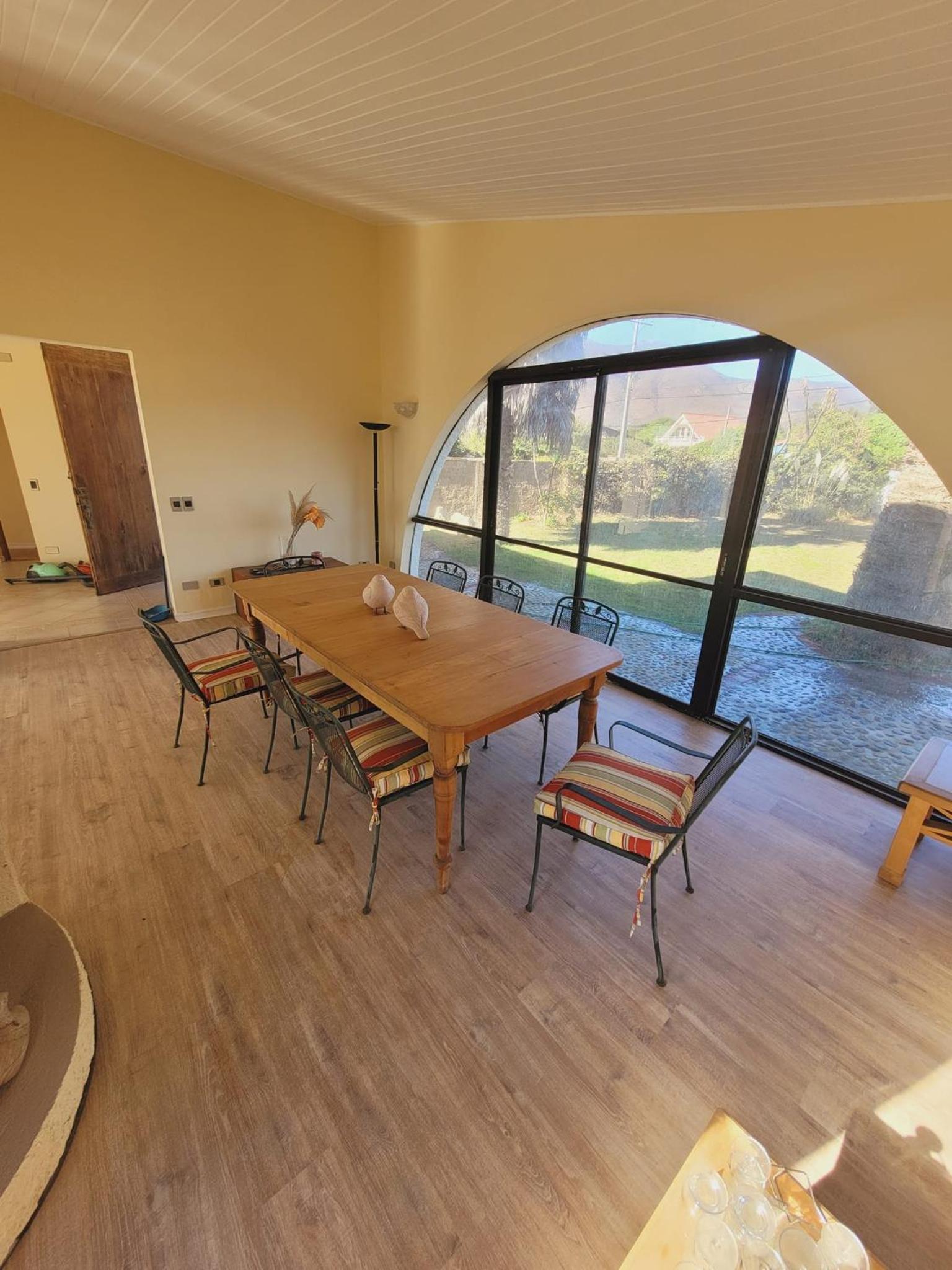 Casa en Pichidangui frente a playa 6 personas