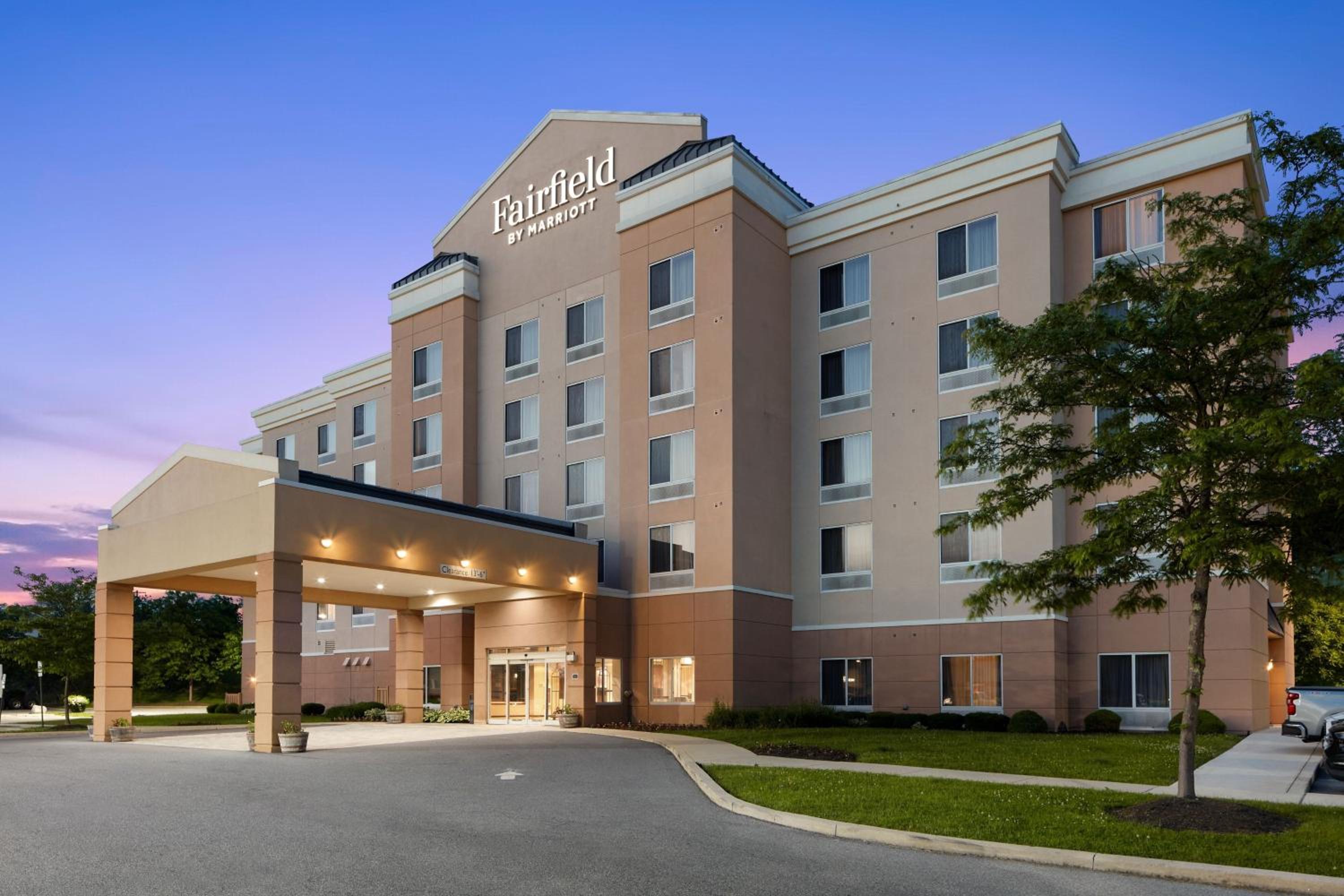 Bedford Vacations - Fairfield Inn  Suites Bedford - Property Image 1