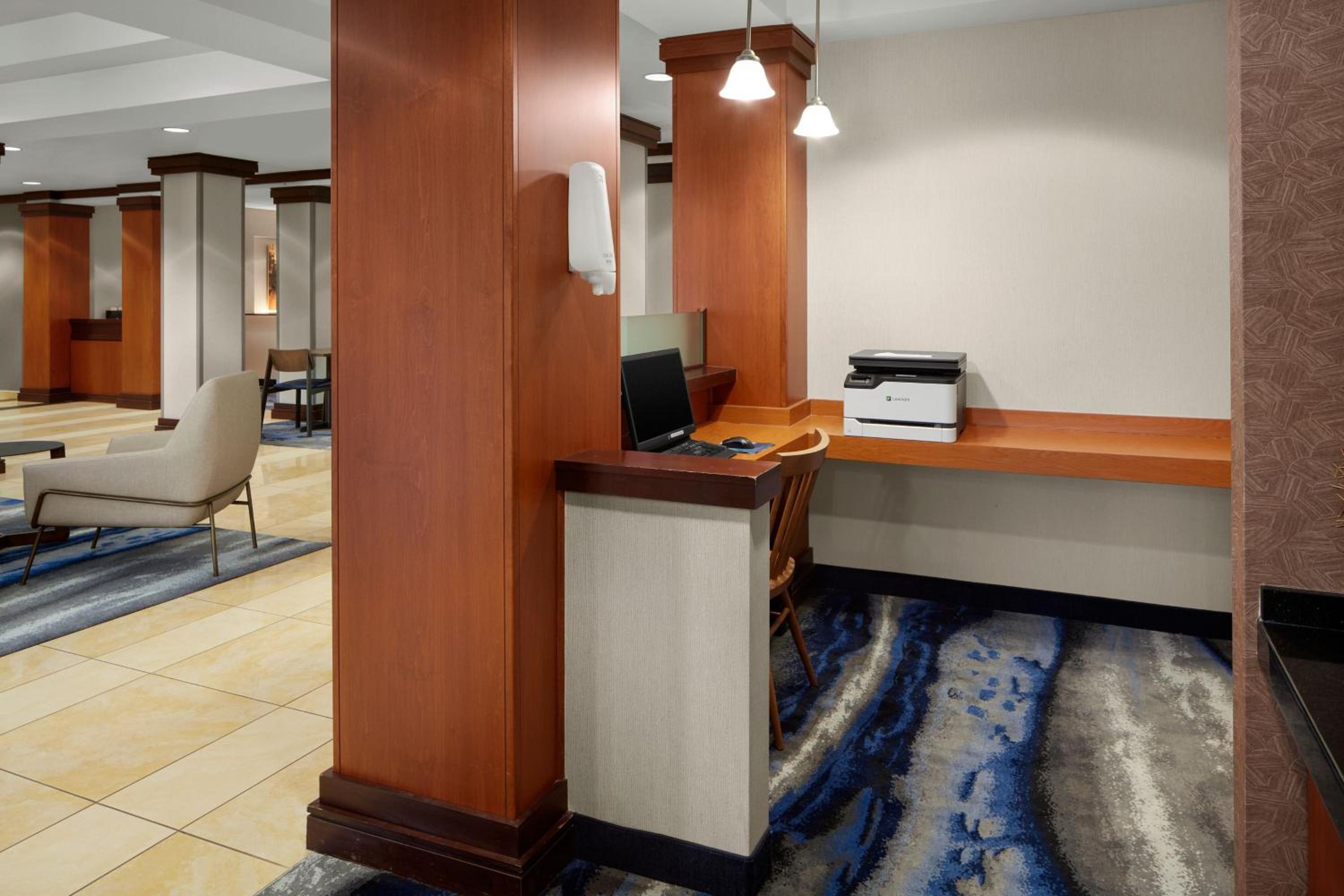Bedford Vacations - Fairfield Inn  Suites Bedford - Property Image 8