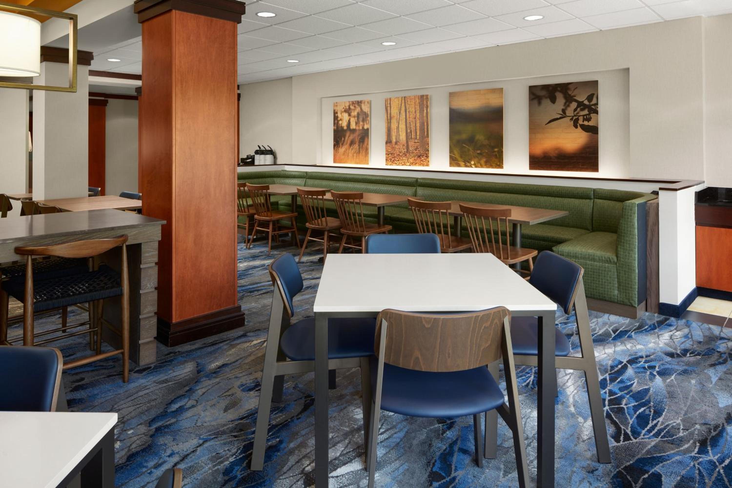 Bedford Vacations - Fairfield Inn  Suites Bedford - Property Image 5