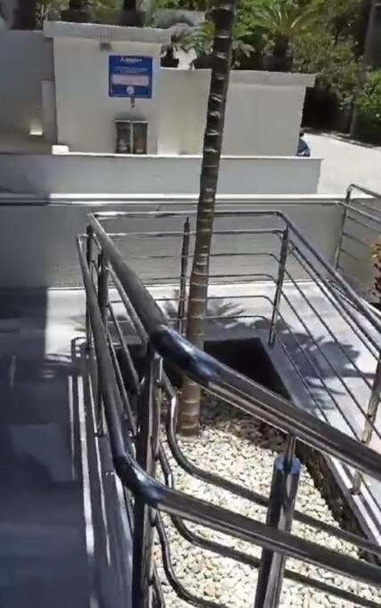 Apartamento na Praia Brava 3 suítes Quadra MAR