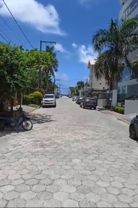 Apartamento na Praia Brava 3 suítes Quadra MAR