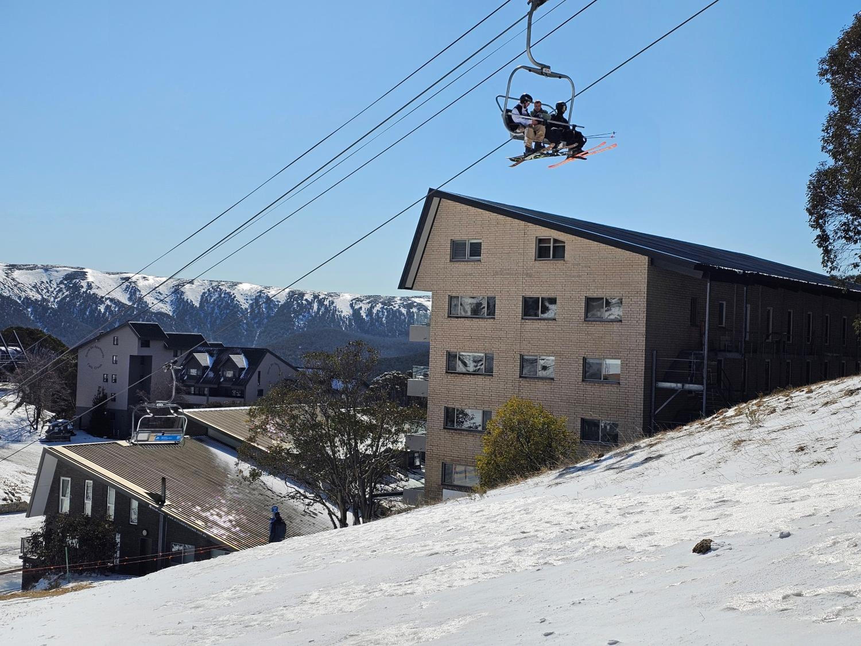 Hotel Alpine View Apartments - Image 1