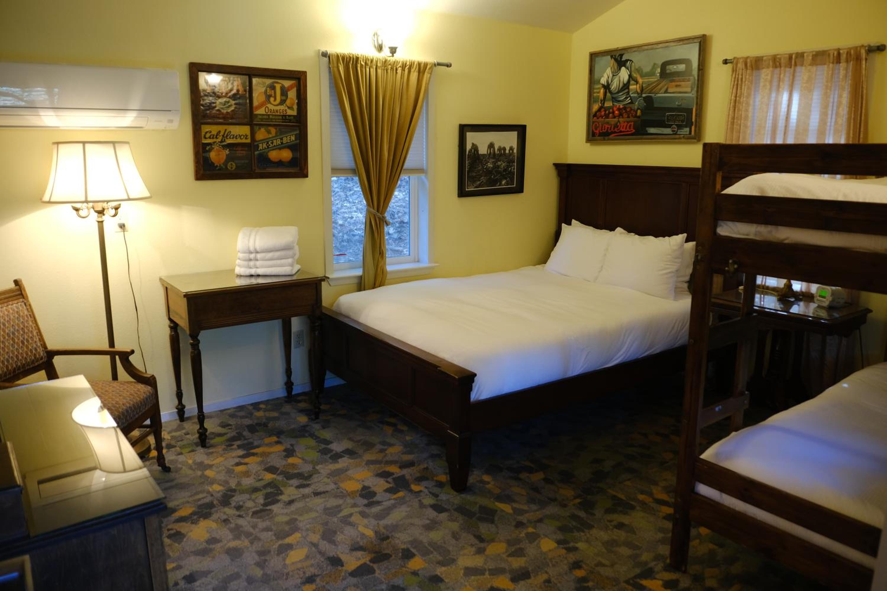 Yosemite Bug Rustic Mountain Resort