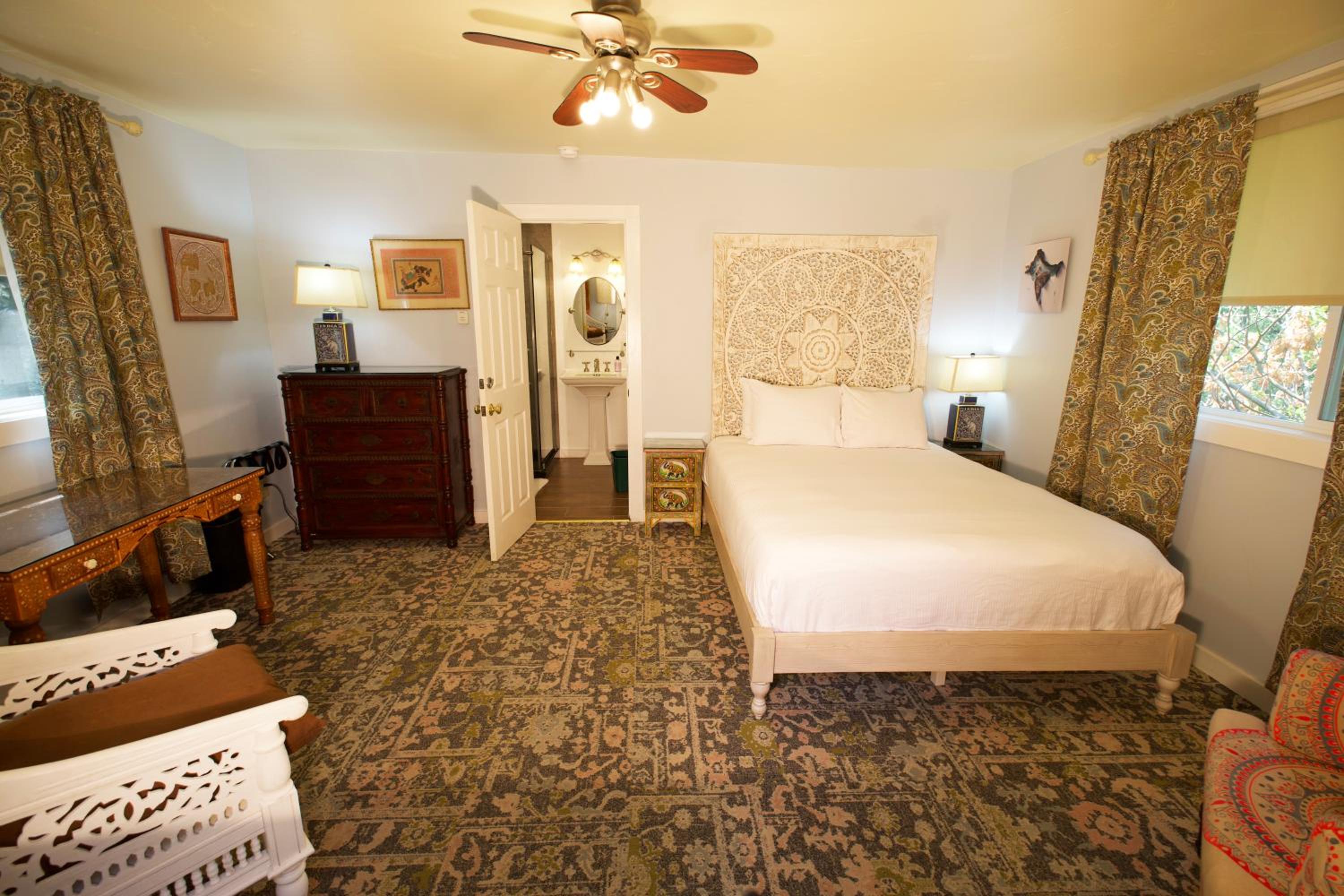 Yosemite Bug Rustic Mountain Resort