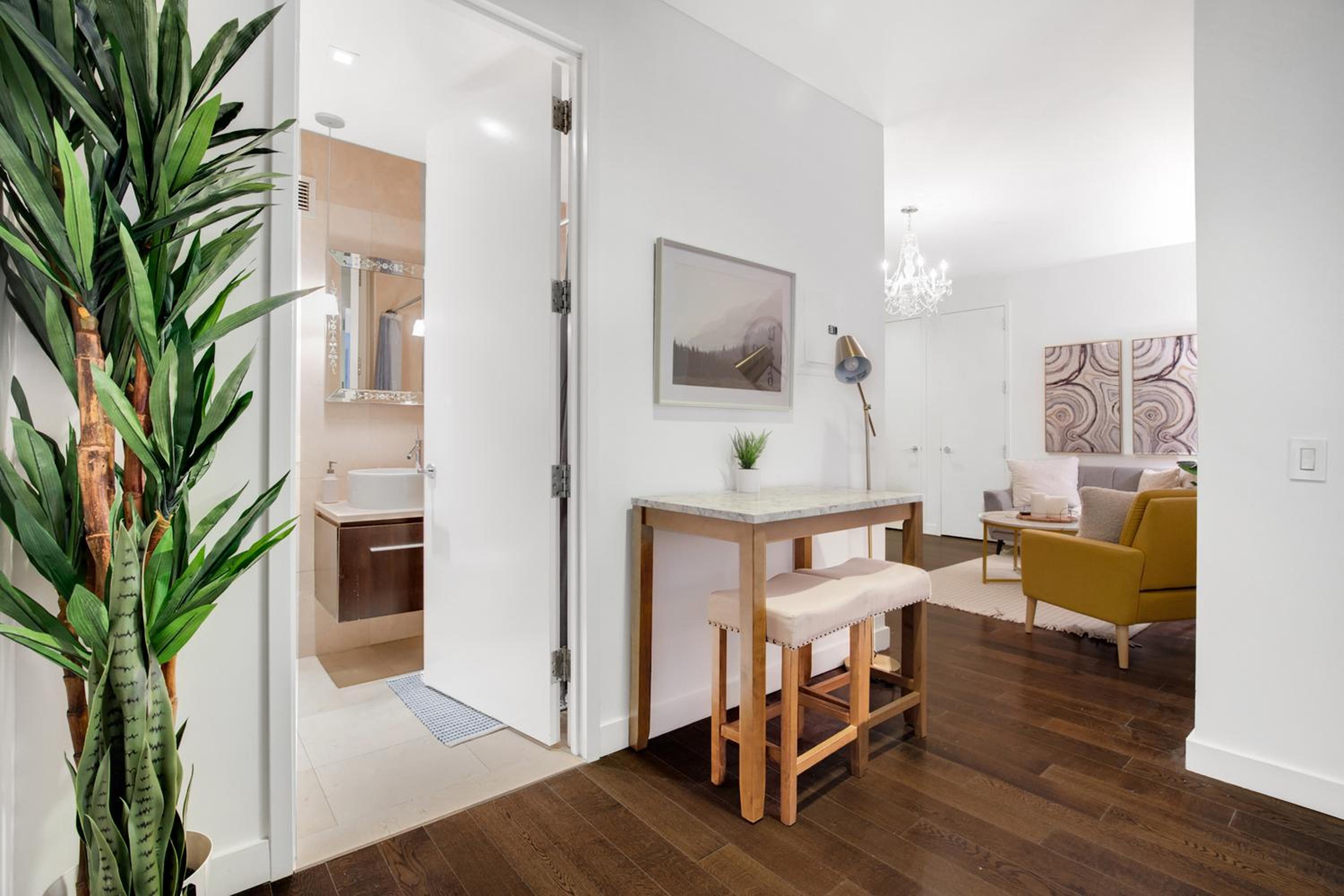 Gorgeous & Stylish 4BDR & 2BTH in Downtown Manhattan
