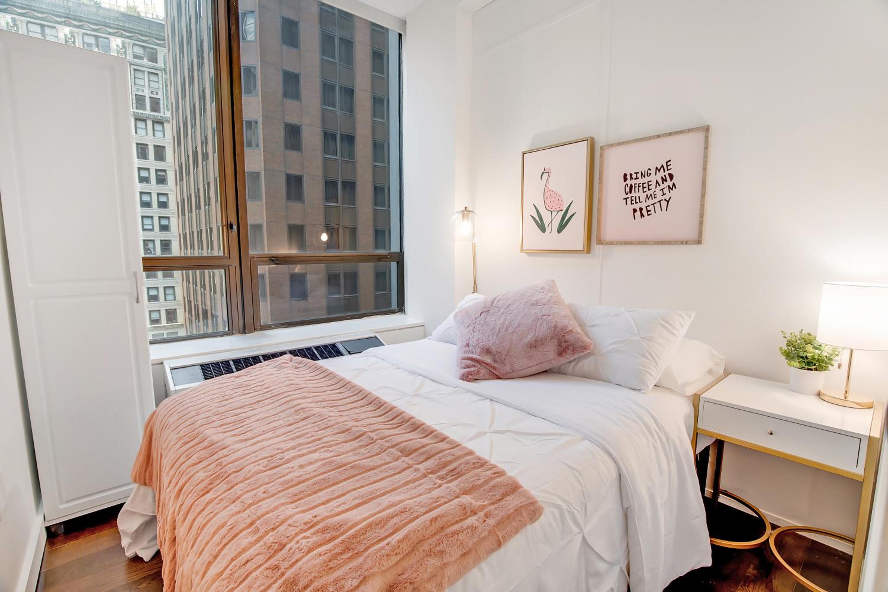 Gorgeous & Stylish 4BDR & 2BTH in Downtown Manhattan