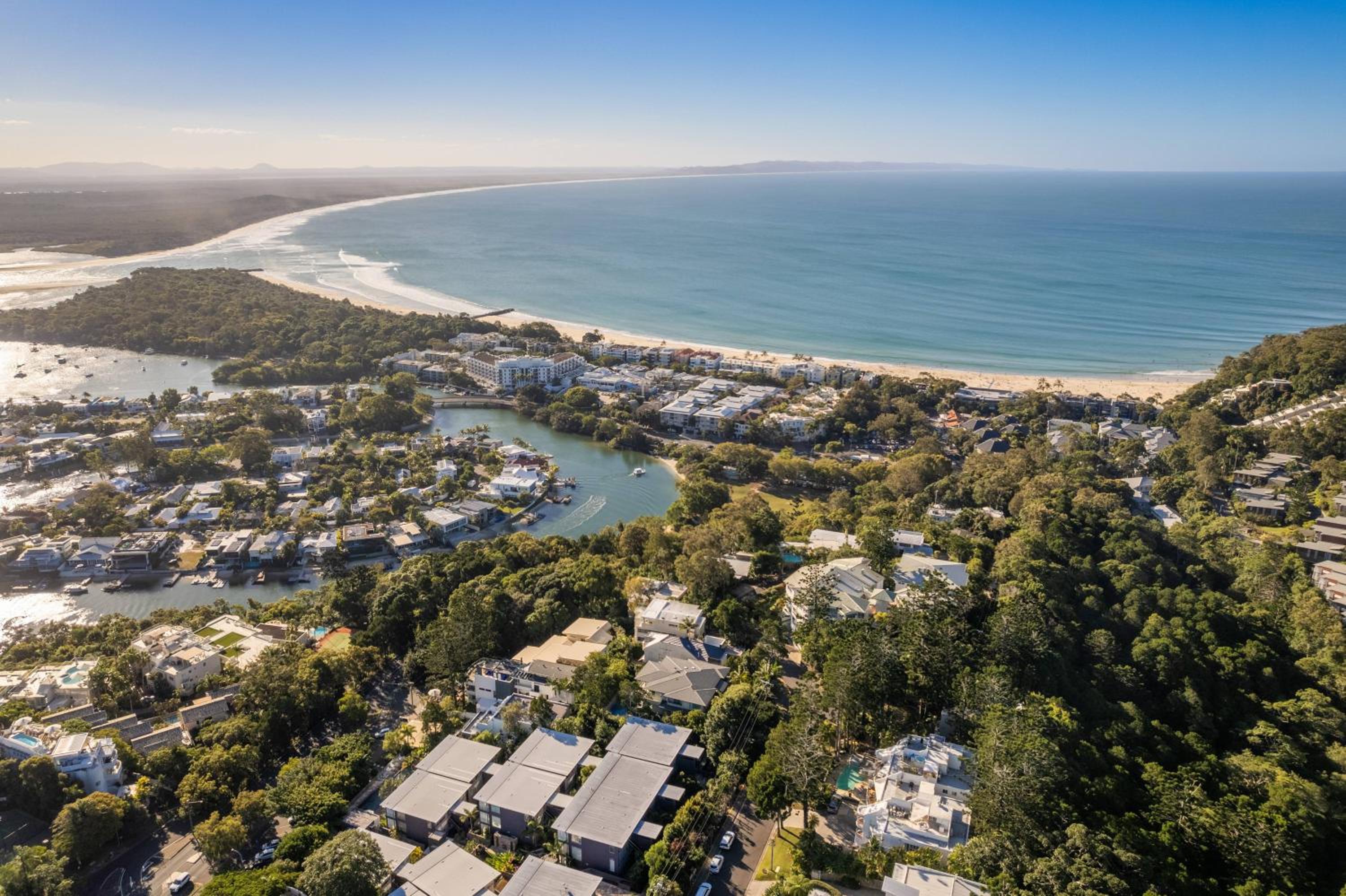 Picture Point 2 - 500m to Hastings St & Noosa Beach