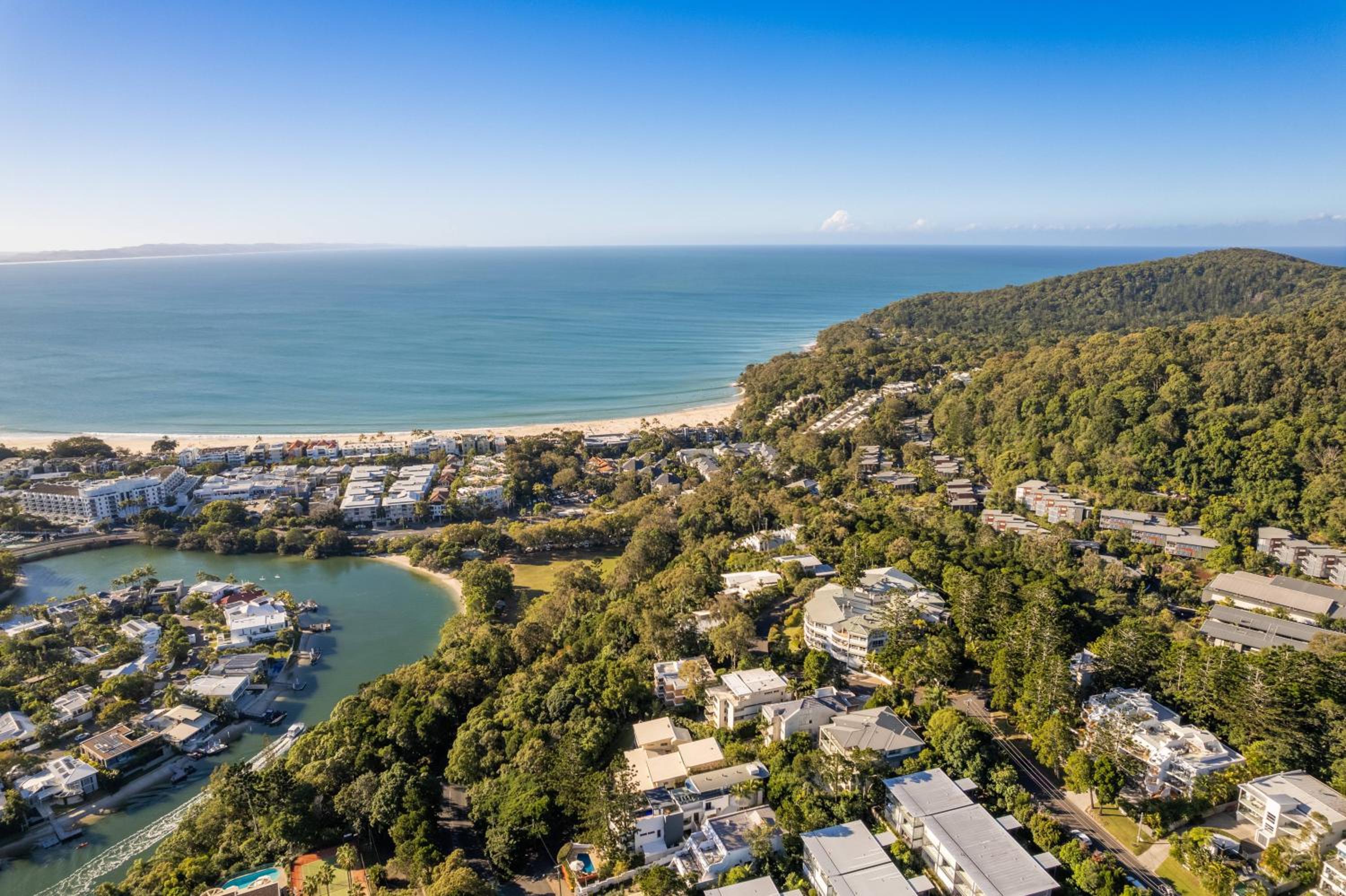 Picture Point 2 - 500m to Hastings St & Noosa Beach
