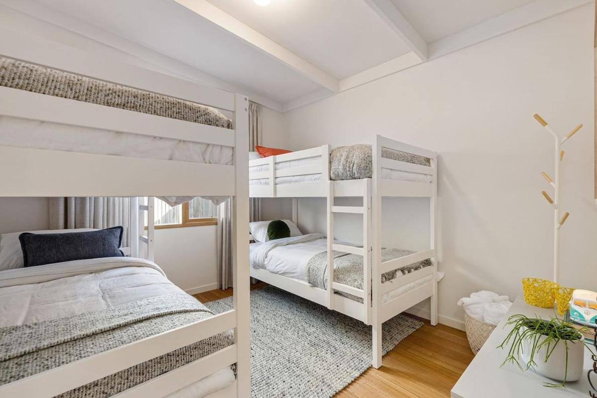 Ivy Tyrone -Gas heated Pool Stunning renovation