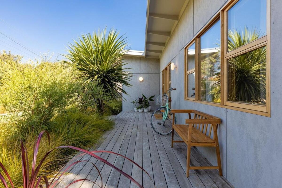 Ivy Tyrone -Gas heated Pool Stunning renovation