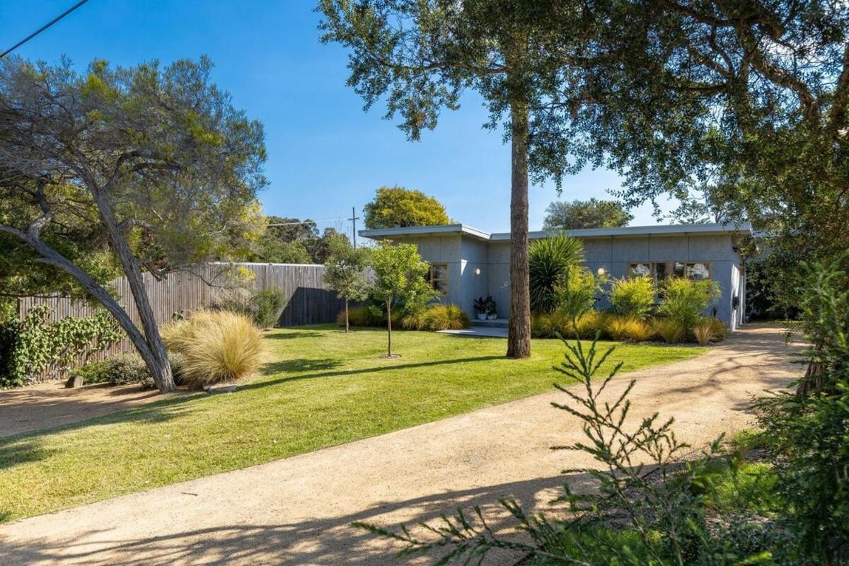 Ivy Tyrone -Gas heated Pool Stunning renovation