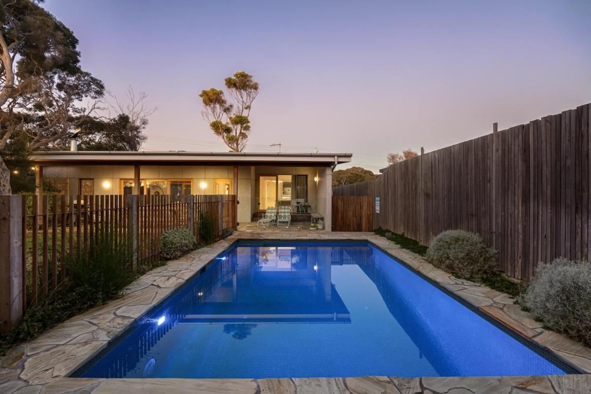 Ivy Tyrone -Gas heated Pool Stunning renovation