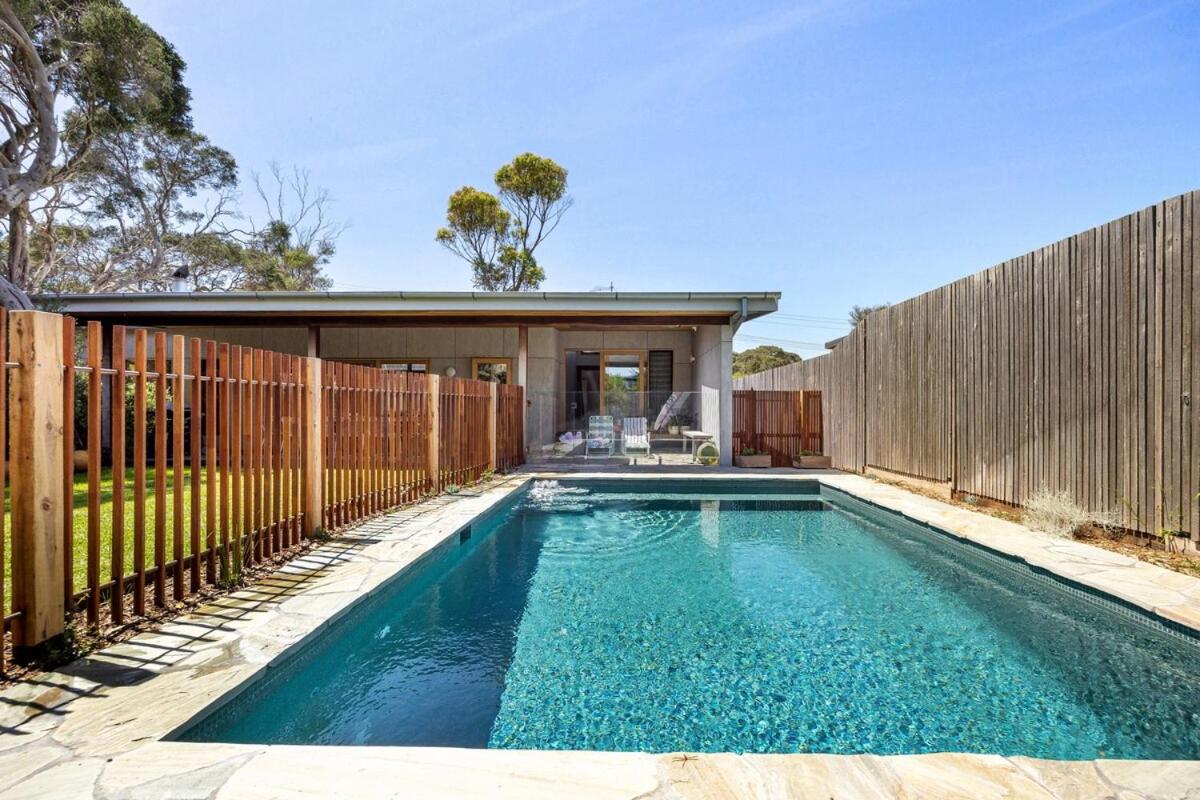 Ivy Tyrone -Gas heated Pool Stunning renovation