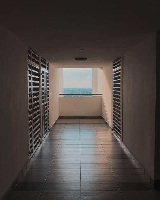 Modern Minimalist Home Retreat near Lake Garden photo 7