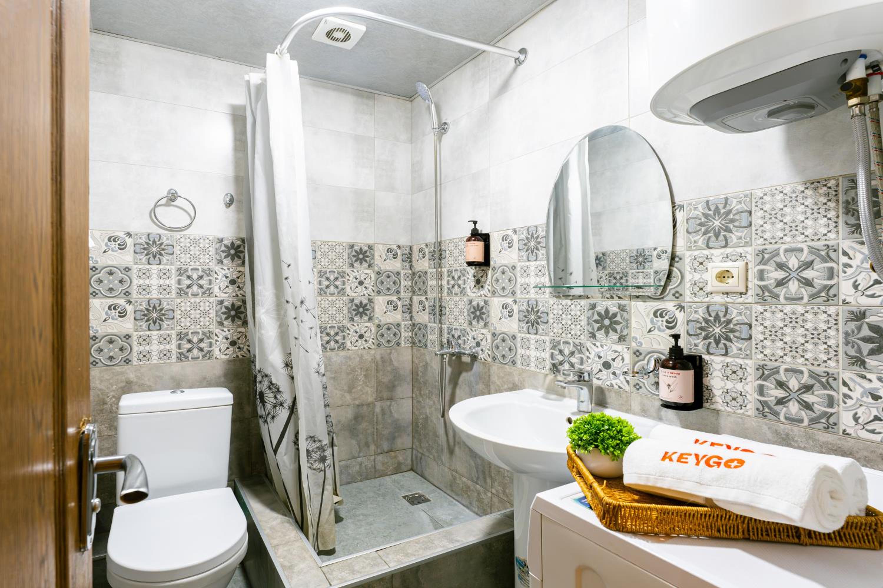 1BR Apt Near Opera City Center by Keygo 90