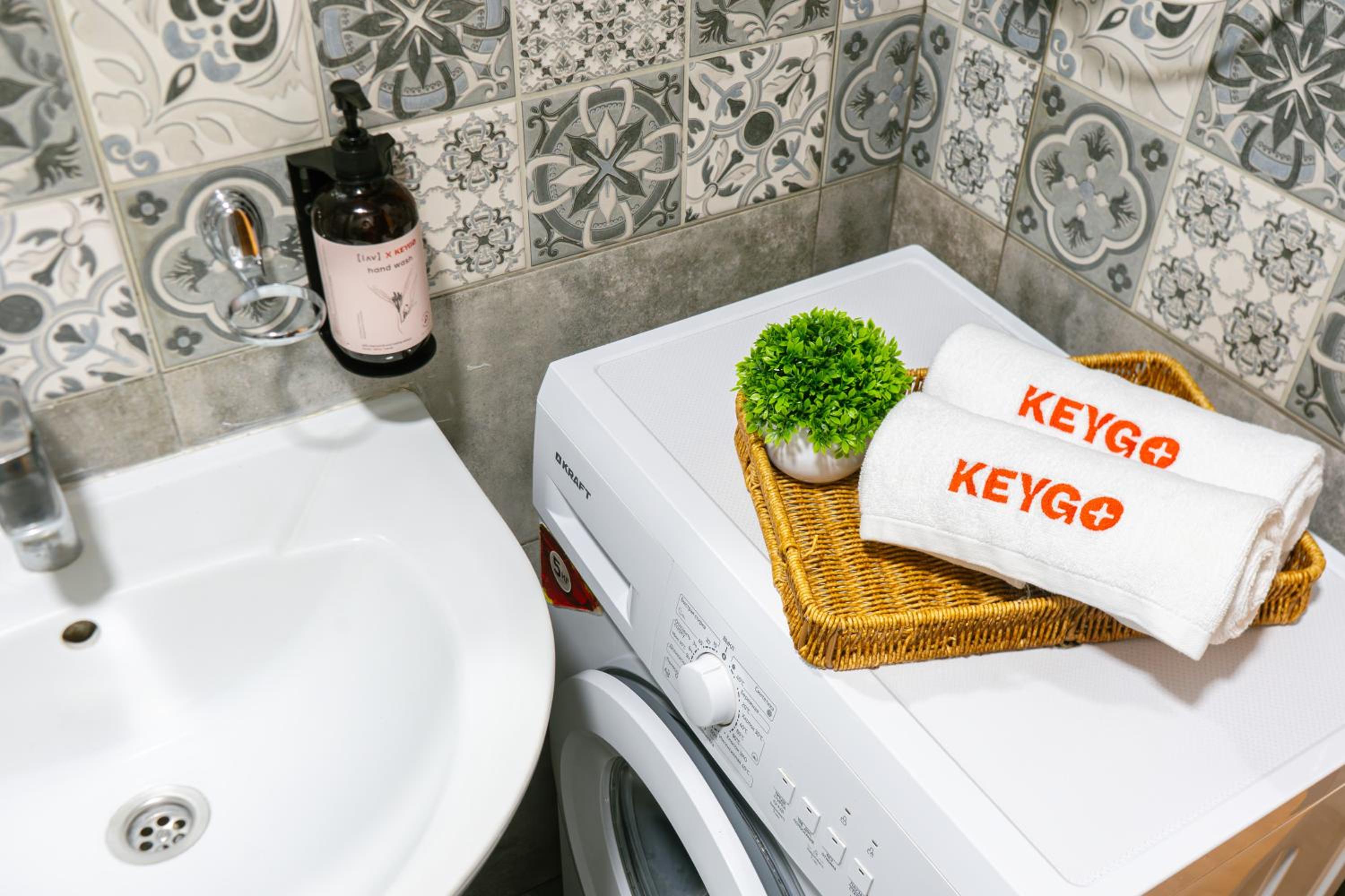 1BR Apt Near Opera City Center by Keygo 90