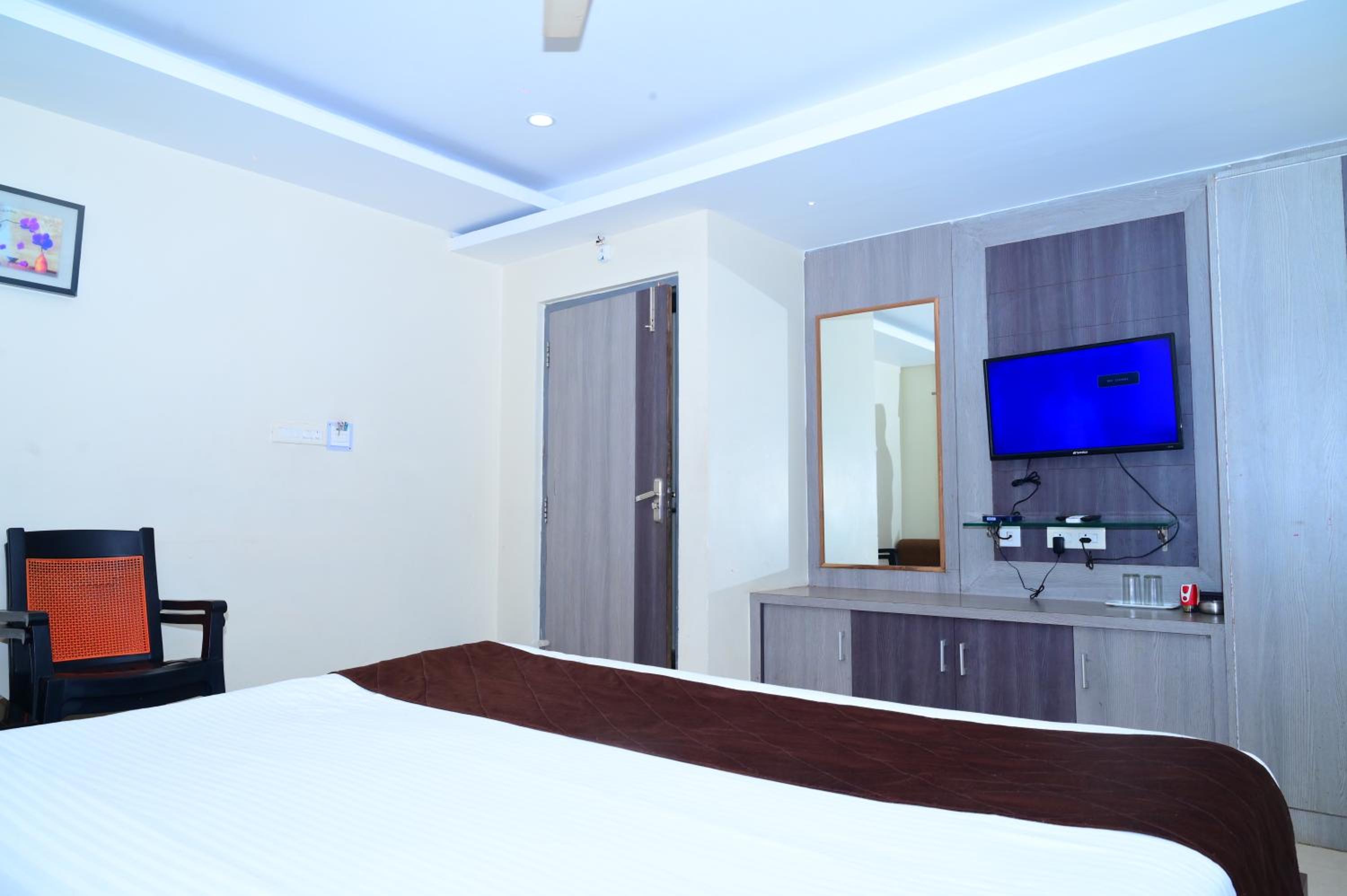Mor Hotel Shivangi- Balcony Side Sea View Hotel-Near PURI Beach- Excellent Choice of Travellers view 4