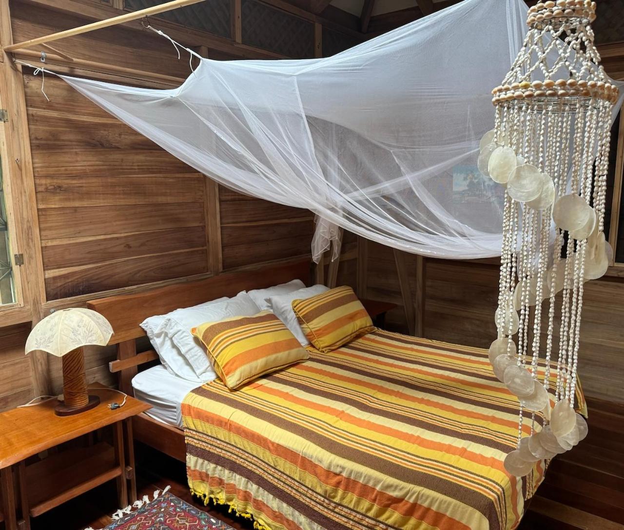 Casa Luminosa jungle villa