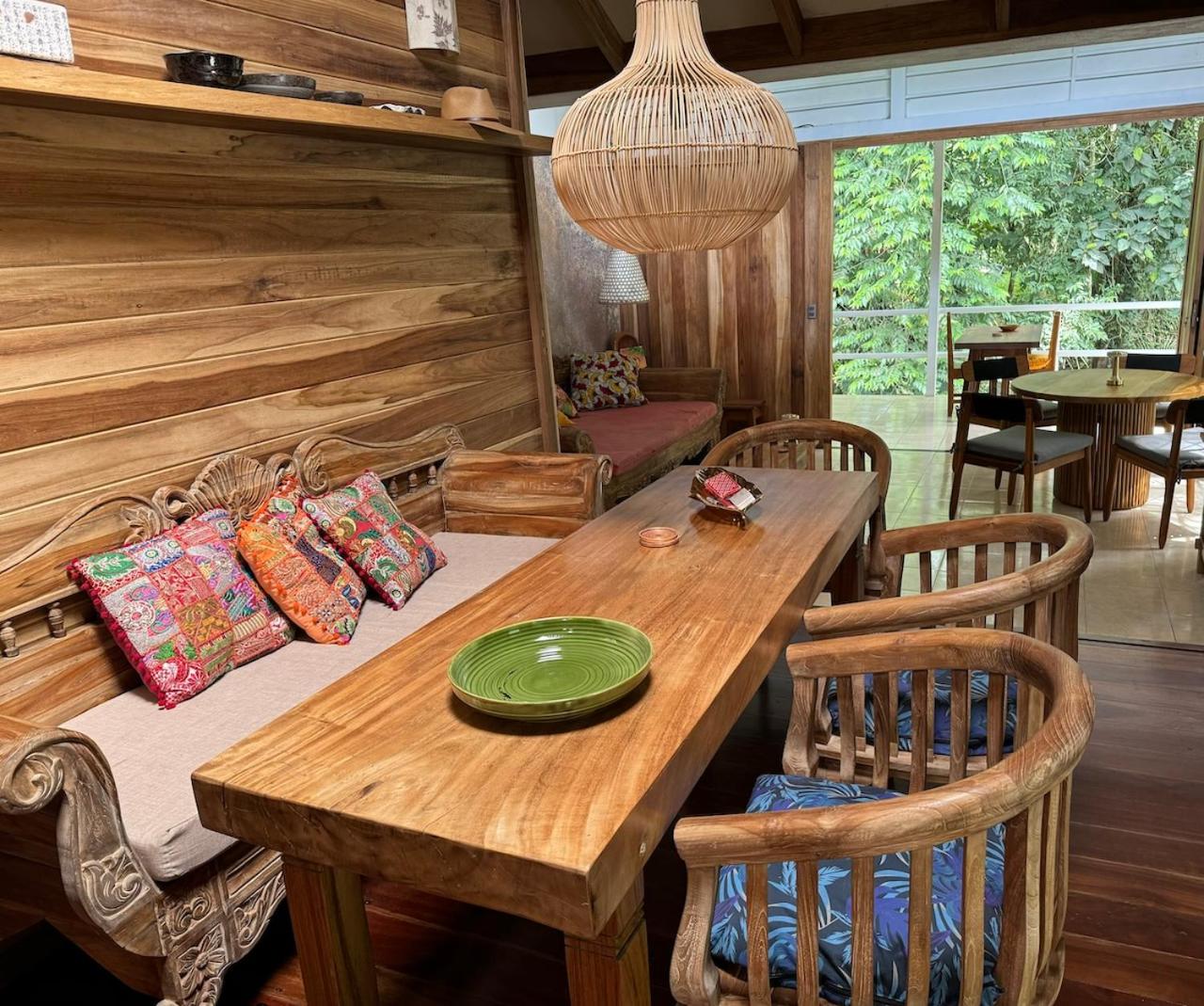 Casa Luminosa jungle villa