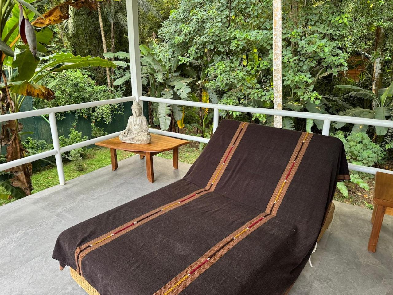 Casa Luminosa jungle villa