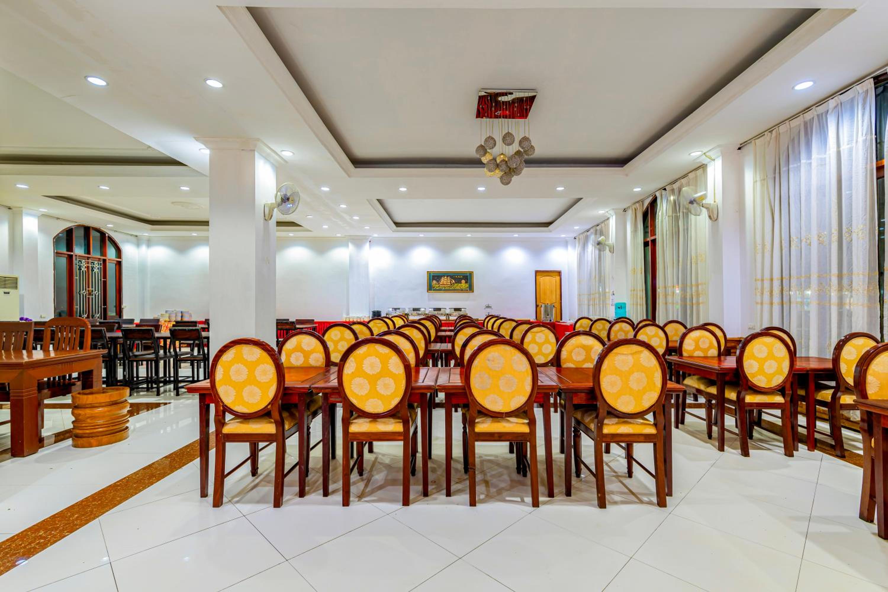 Lisha Roungnakhone Hotel